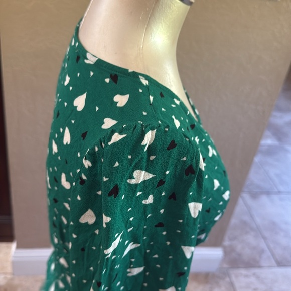 Loft Women’s Heart V- Neck long sleeves Puffed sleeves size 2 - Picture 10 of 14